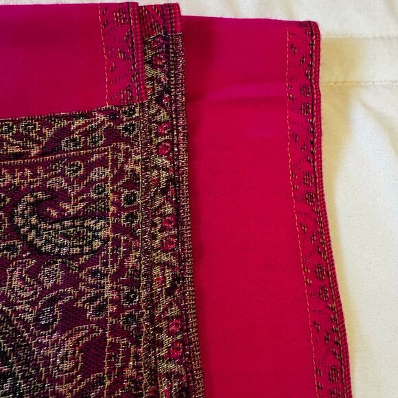Pashmina Women's Wrap Shawl Scarf 70% Pashmina 30% Silk Magenta Paisley - Picture 4 of 11